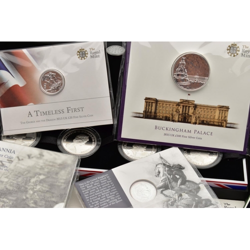 139 - A SHOE BOX CONTAINING COINS AND COMMEMORATIVES, to include 20th century UK coins with over 500 grams... 