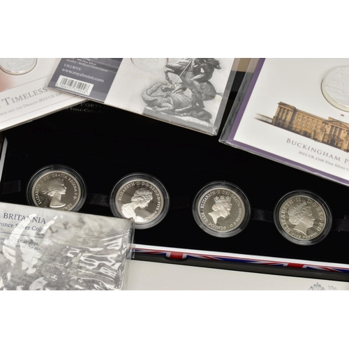 139 - A SHOE BOX CONTAINING COINS AND COMMEMORATIVES, to include 20th century UK coins with over 500 grams... 