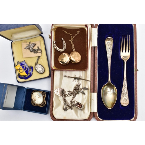 45 - A SILVER CHRISTENING SET AND JEWELLERY, to include a cased two piece silver christening set, compris... 