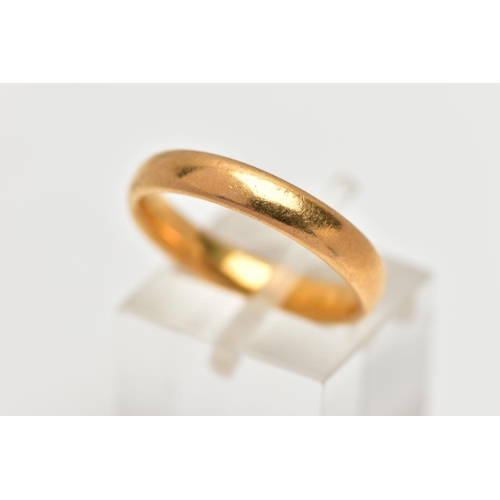 49 - AN EARLY 20TH CENTURY 22CT GOLD BAND RING, designed as a plain polished band, hallmarked Birmingham ... 