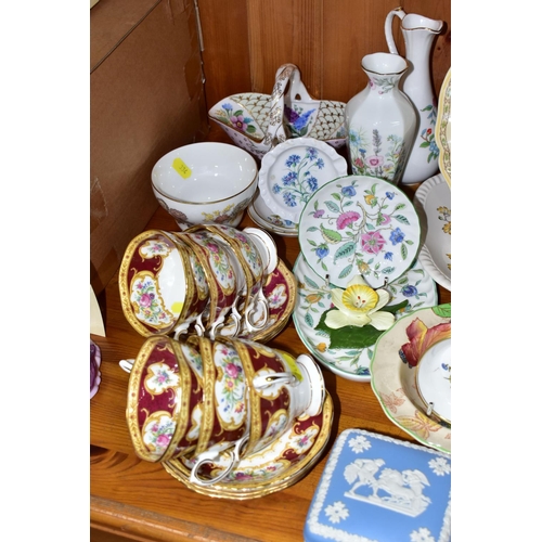 334 - A GROUP OF ASSORTED CERAMICS, comprising six Royal Albert 'Lady Hamilton' pattern tea cups (marked a... 