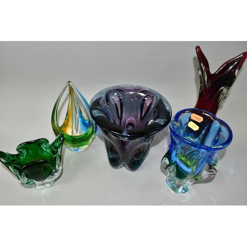 337 - FIVE PIECES OF STUDIO GLASS, comprising a purple and aqua Murano vase, a small green Chribska Cat's ... 