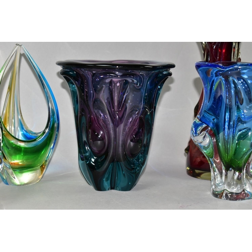 337 - FIVE PIECES OF STUDIO GLASS, comprising a purple and aqua Murano vase, a small green Chribska Cat's ... 