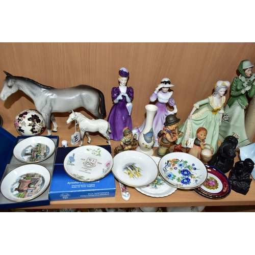 343 - A GROUP OF CERAMICS, to include a Beswick Bois Roussel Racehorse 701, second version in grey matt fi... 