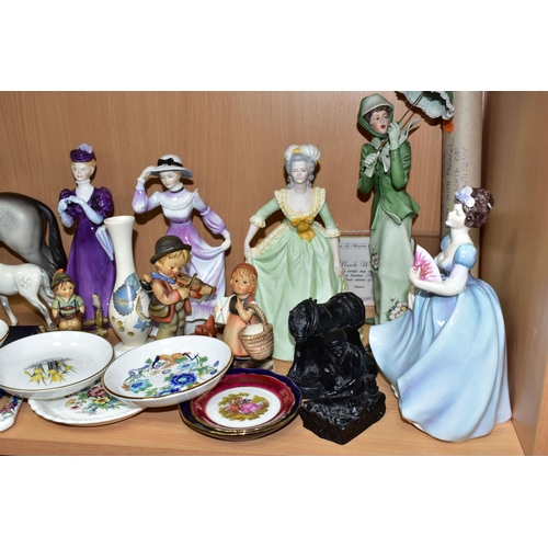 343 - A GROUP OF CERAMICS, to include a Beswick Bois Roussel Racehorse 701, second version in grey matt fi... 