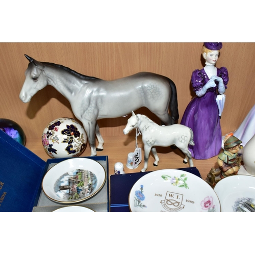 343 - A GROUP OF CERAMICS, to include a Beswick Bois Roussel Racehorse 701, second version in grey matt fi... 