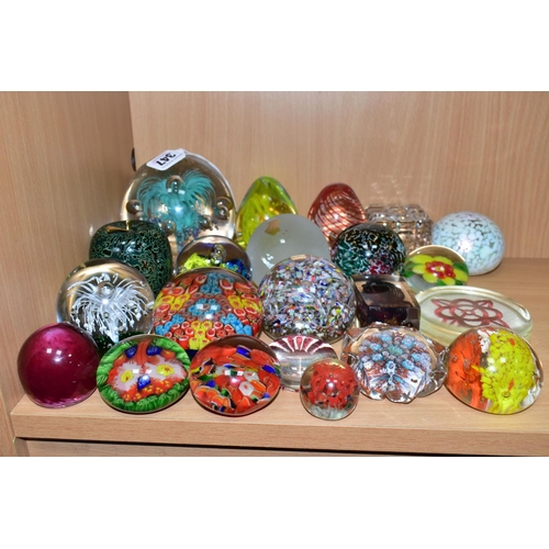 347 - A GROUP OF PAPERWEIGHTS, to include a Waterford Crystal Cube paperweight, an Alum Bay Glass paperwei... 