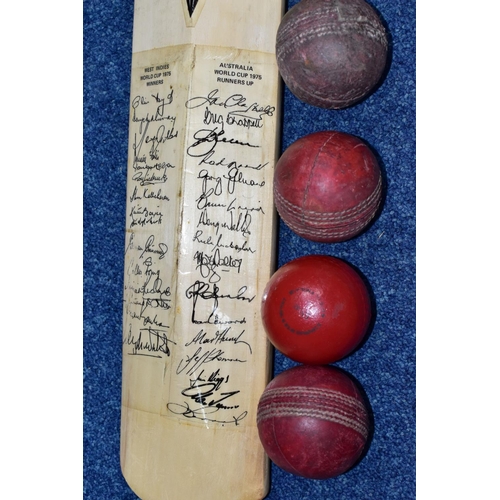 399 - A DUNCAN FEARNLEY SUPREME CRICKET BAT SIGNED BY THE WARWICKSHIRE C.C.C. 1976, including Jameson, Abb... 