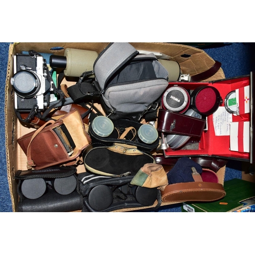 416 - A BOX OF PHOTOGRAPHIC EQUIPMENT AND BINOCULARS ETC, to include an Olympus OM-1N 35mm SLR film camera... 