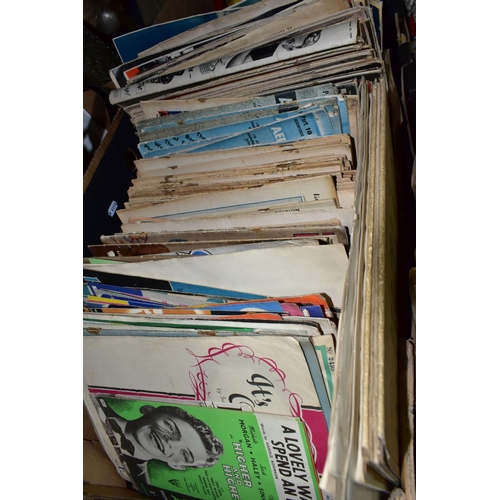 466 - MAGAZINES, a very large collection of publications dating from the 1930s, 1940s and 1950s to include... 