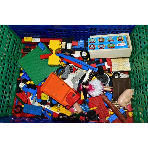 470 - A QUANTITY OF VINTAGE TOYS AND GAMES ETC, to include Lego and Stickle Brick pieces, diecast vehicles... 