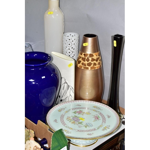 490 - A BOX AND LOOSE CERAMICS, GLASS AND ORNAMENTS ETC, to include a Crown Devon cake stand, ceramic and ... 