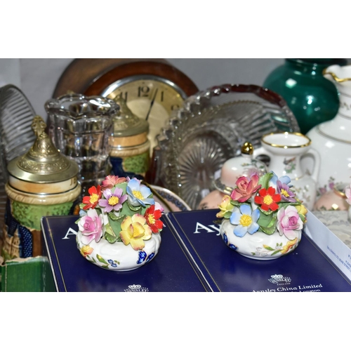 495 - DECORATIVE CERAMICS AND GLASS ETC, to include boxed Aynsley Cottage Garden flower baskets, two boxed... 