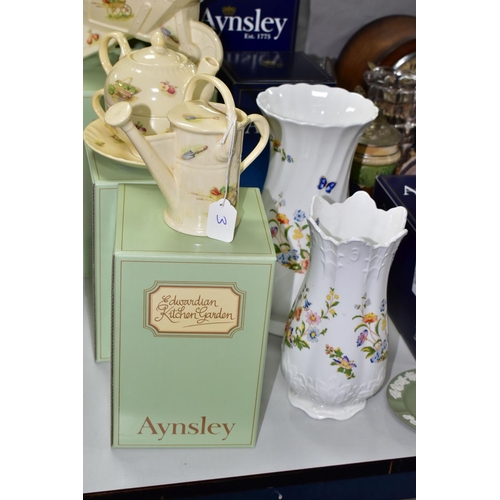 495 - DECORATIVE CERAMICS AND GLASS ETC, to include boxed Aynsley Cottage Garden flower baskets, two boxed... 