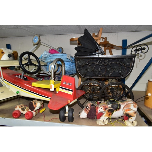 514 - A COLLECTON OF VINTAGE CHILDREN'S TOYS, comprising a Coloma Alicante Aeroclub ride-on-plane, length ... 