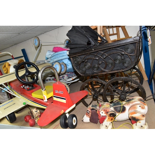 514 - A COLLECTON OF VINTAGE CHILDREN'S TOYS, comprising a Coloma Alicante Aeroclub ride-on-plane, length ... 