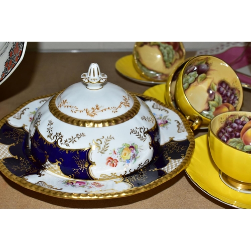 516 - A GROUP OF AYNSLEY 'ORCHARD GOLD' YELLOW CUPS AND COALPORT TEAWARES comprising  Aynsley 'Orchard Gol... 