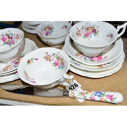 526 - A COALPORT 'OLD COALPORT' PATTERN TEA SET COMPRISING two bread and butter plates, one teapot, sugar ... 