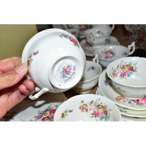 526 - A COALPORT 'OLD COALPORT' PATTERN TEA SET COMPRISING two bread and butter plates, one teapot, sugar ... 