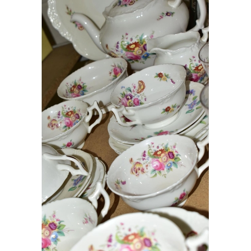 526 - A COALPORT 'OLD COALPORT' PATTERN TEA SET COMPRISING two bread and butter plates, one teapot, sugar ... 