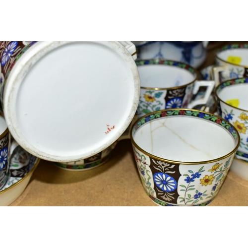 554 - A GROUP OF EARLY MINTON TEAWARES AND FLOW BLUE DINNERWARE, comprising Minton G4952 floral pattern wi... 