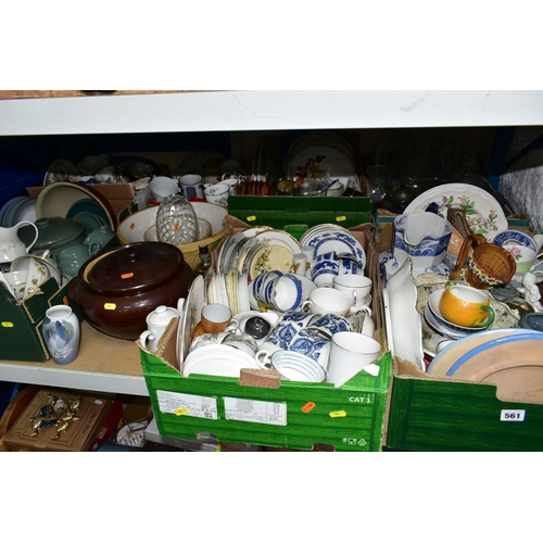 561 - SIX BOXES AND LOOSE CERAMICS AND GLASS ETC, to include Shelley green Dainty saucers and side plates,... 