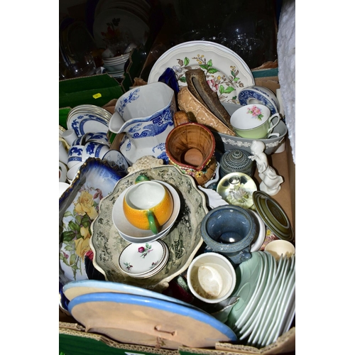 561 - SIX BOXES AND LOOSE CERAMICS AND GLASS ETC, to include Shelley green Dainty saucers and side plates,... 