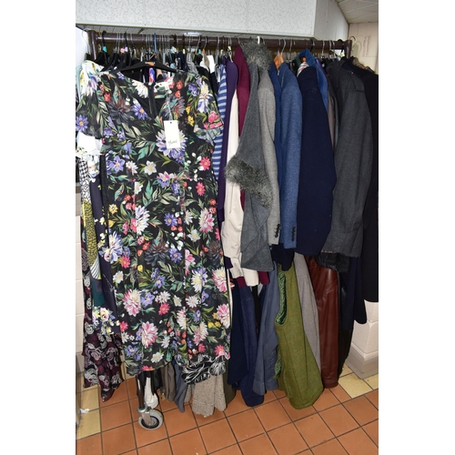 568 - A QUANTITY OF LADIES' AND MEN'S CLOTHING, approximately seventy items, including ladies' jackets, dr... 