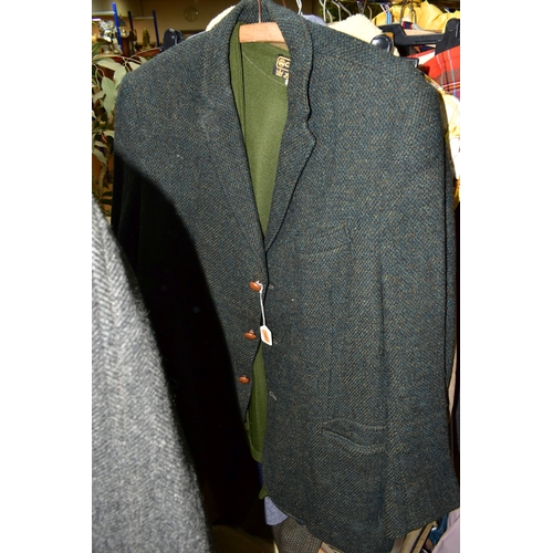 569 - A QUANTITY OF MEN'S AND LADIES' CLOTHING, SHOES AND HATS, including a Lewis and Harris Tweed jacket ... 