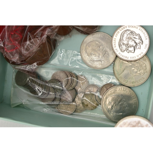 119 - A SMALL BOX OF UK COMMEMORATIVES, to include mainly Crown size coins, a Queen Mother 90th Birthday £... 