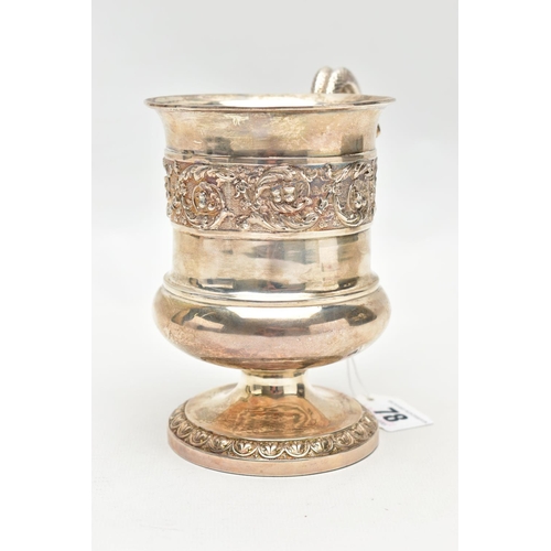 78 - A GEORGE III SILVER TANKARD, baluster form, decorated with embossed floral design, fitted with a dou... 