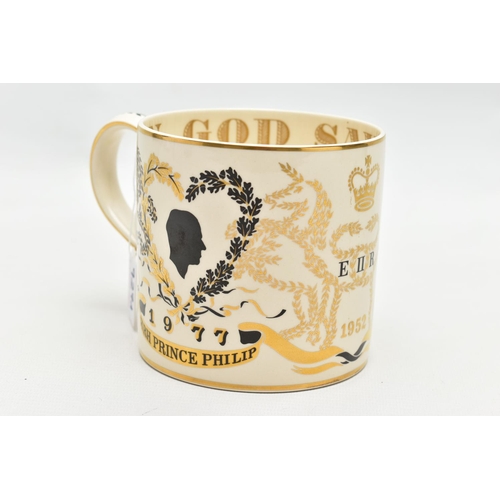 929A - A WEDGWOOD 'SILVER JUBILEE OF HER MAJESTY QUEEN ELIZABETH II 1952-1977' MUG, designed by Richard Guy... 