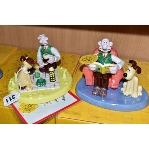311 - THREE BOXED COALPORT WALLACE AND GROMIT FIGURES /FIGURE GROUPS, comprising 'Picnic on the Moon' WG3 ... 