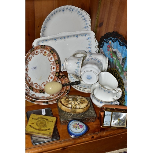 322 - A GROUP OF CERAMICS, METALWARES AND SUNDRY ITEMS, to include a fourteen piece Royal Albert Memory La... 