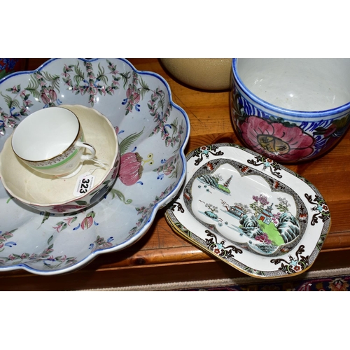 323 - A GROUP OF CERAMICS, to include two Wedgwood & Co Lily pattern blue and white meat plates, approxima... 