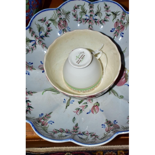 323 - A GROUP OF CERAMICS, to include two Wedgwood & Co Lily pattern blue and white meat plates, approxima... 