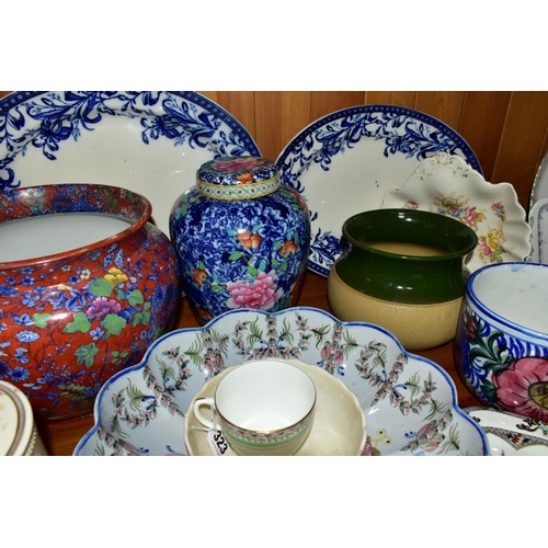 323 - A GROUP OF CERAMICS, to include two Wedgwood & Co Lily pattern blue and white meat plates, approxima... 