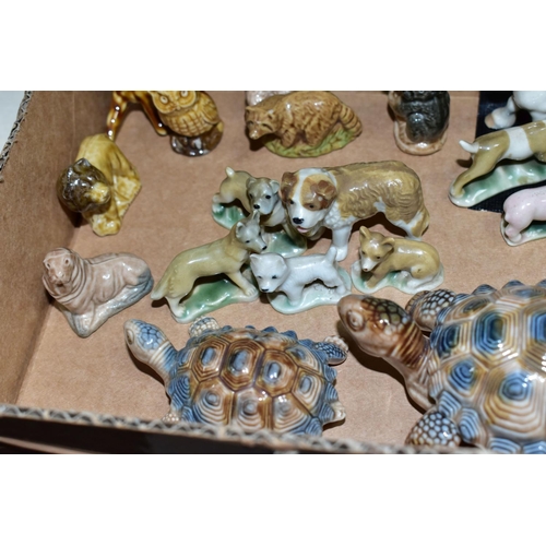 331 - A BOX OF WADE WHIMSIES, GLASS LAMP WORK ANIMALS AND SIMILAR ANIMAL FIGURES, to include Wade Walt Dis... 