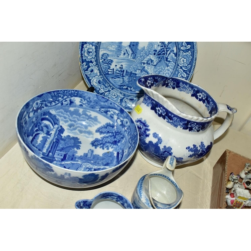 332 - FIVE PIECES OF BLUE AND WHITE CERAMICS, comprising a Copeland Spode's Italian jug height 7cm and bow... 