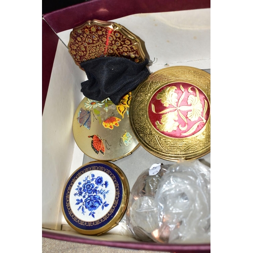 356 - ONE BOX OF METALWARE to include a Flamingo brand butterflies and daisies design loose powder compact... 