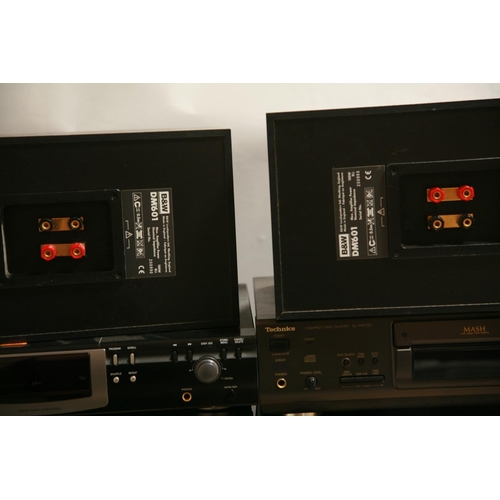 904 - A MOSTLY TECHNICS COMPONANT HI FI  including a SE-A900SM2 power amplifier, a SU-C800UM2 Control Ampl... 