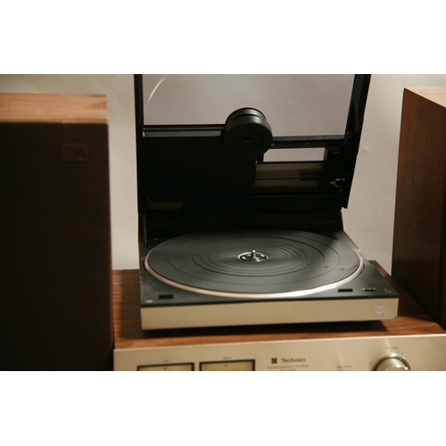 909 - A TECHNICS SL-10 DIRECT DRIVE AUTOMATIC TURNTABLE with linear arm travel, a Technics SU-7300 vintage... 