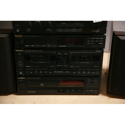 913 - A TECHNICS COMPONANT HI FI including a SU-X933 Amplifier, a SL-J110R turntable, a ST-X933L tuner, a ... 