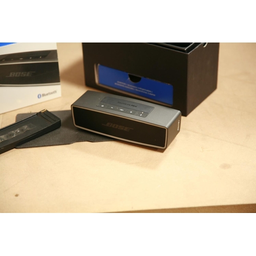 915 - A BOSE SOUNDLINK MINI 2 BLUETOOTH SPEAKER in original packaging with dock and charger