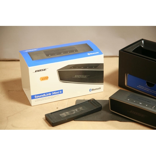 915 - A BOSE SOUNDLINK MINI 2 BLUETOOTH SPEAKER in original packaging with dock and charger