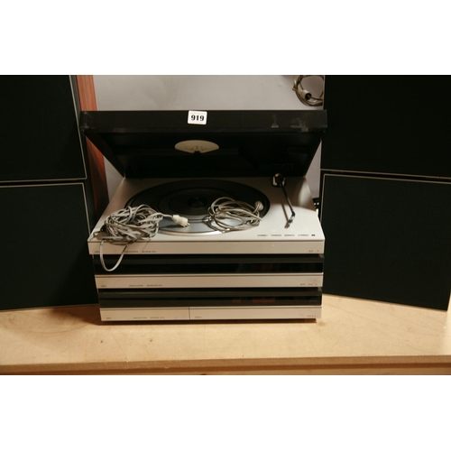 919 - A BANG AND OLUFSEN COMPONANT HI FI including a Beogram 5000 fitted with a MMC 4 cartridge, a Beomast... 