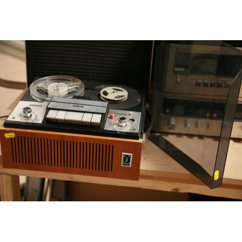 922 - A VINTAGE COMPONANT HI FI including a Trio KR-4600 Receiver Amplifier, a Trio KX-620 single Tade Dec... 