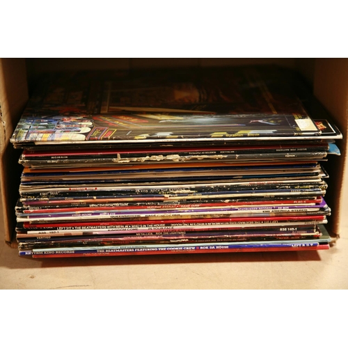 931 - A TRAY CONTAINING OVER SEVENTY LPs, 12in AND 7in SINGLES OF MOSTLY HEAVY METAL MUSIC including Creep... 