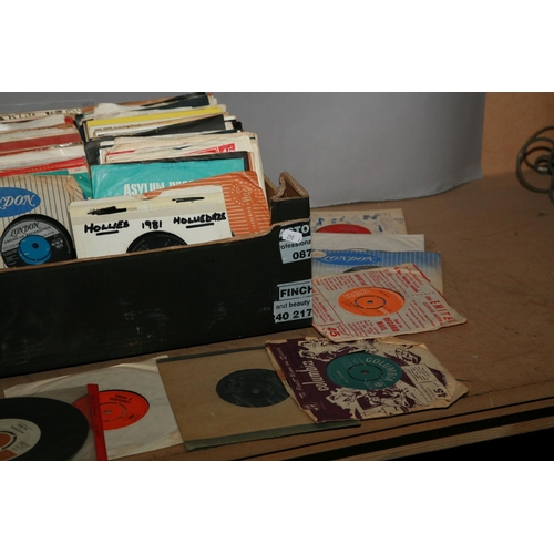 963 - A TRAY CONTAINING OVER TWO HUNDRED 7in SINGLES FROM THE 1950-70s including T Rex, Bad Company, The B... 