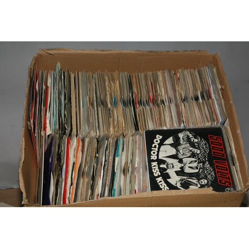 974 - A TRAY CONTAINING APPROX THREE HUNDRED 7in SINGLES artists include Deep Purple, Blue Mink, Genesis, ... 